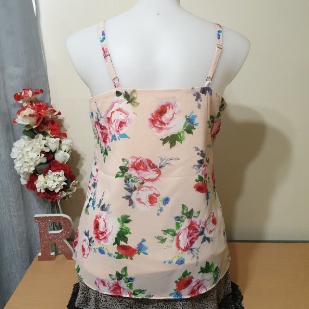 CITY CHIC Plus Size XS (AU 14) Peach V-Neck Sleeveless Top Floral Ruffle Front - Picture 3 of 12